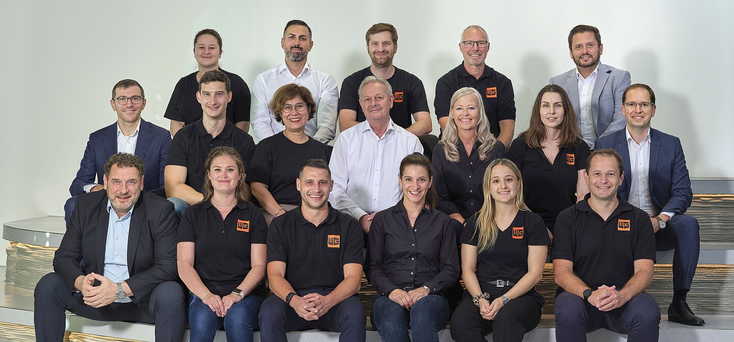 Bild von Mitarbeitenden aus den verschiedenen Bereichen